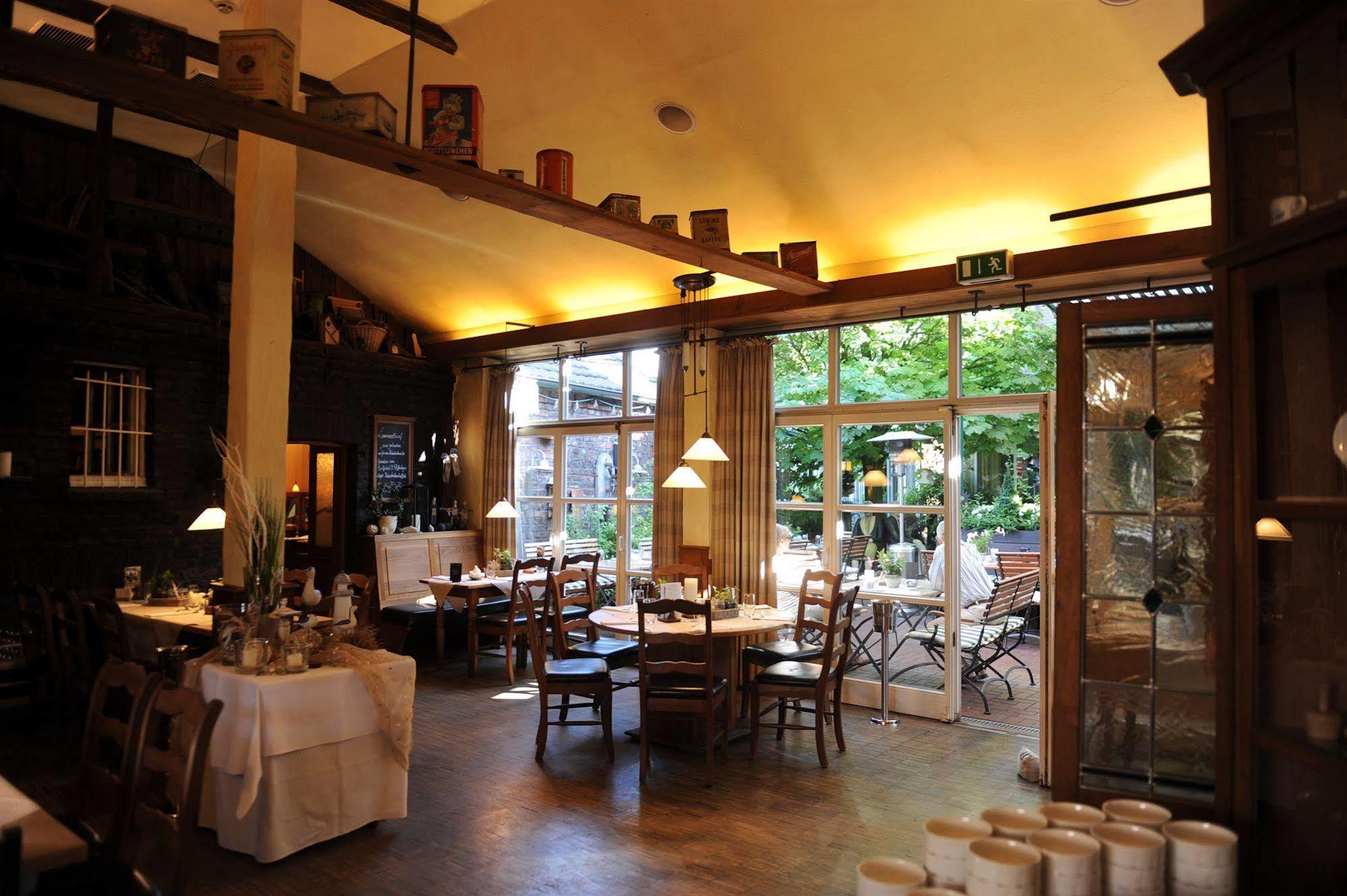 Wellings Romantik Hotel Zur Linde Moers Luaran gambar