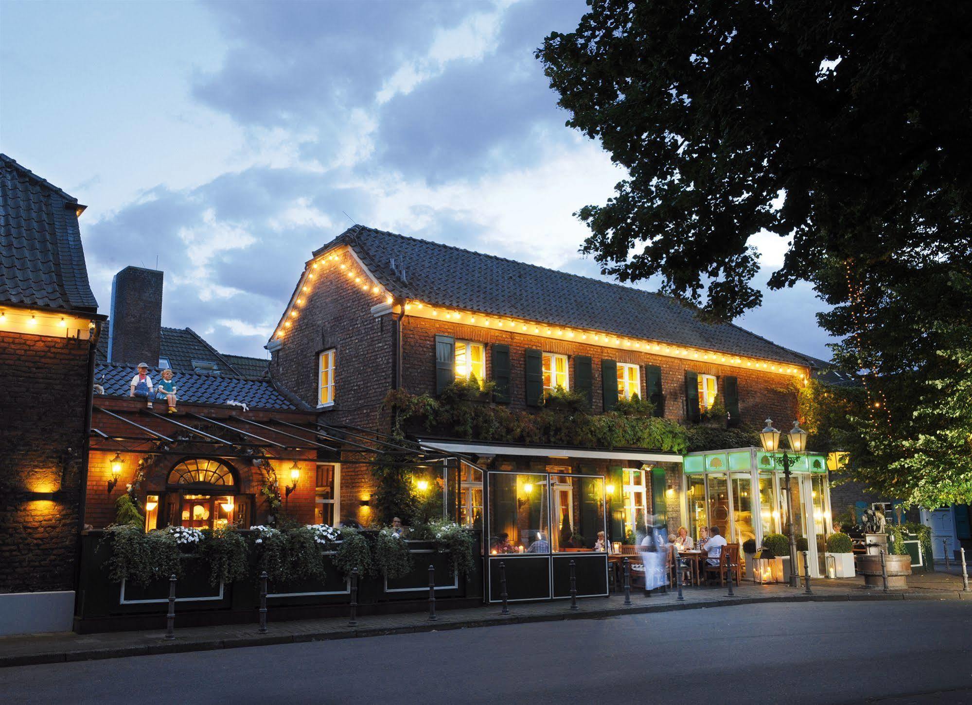 Wellings Romantik Hotel Zur Linde Moers Luaran gambar