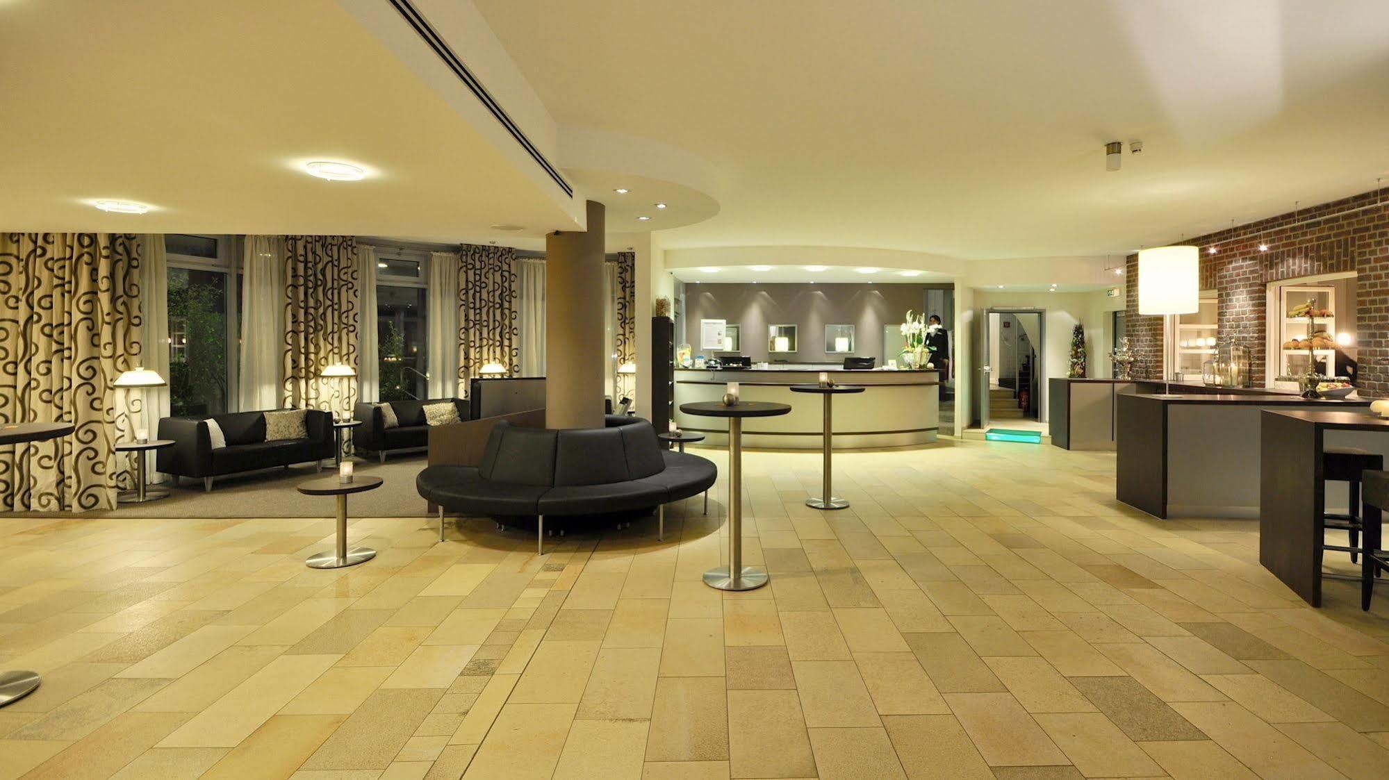 Wellings Romantik Hotel Zur Linde Moers Luaran gambar