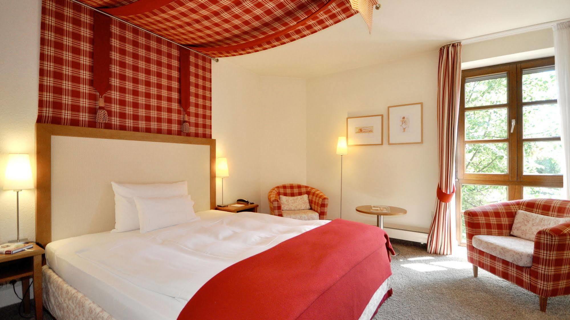 Wellings Romantik Hotel Zur Linde Moers Luaran gambar