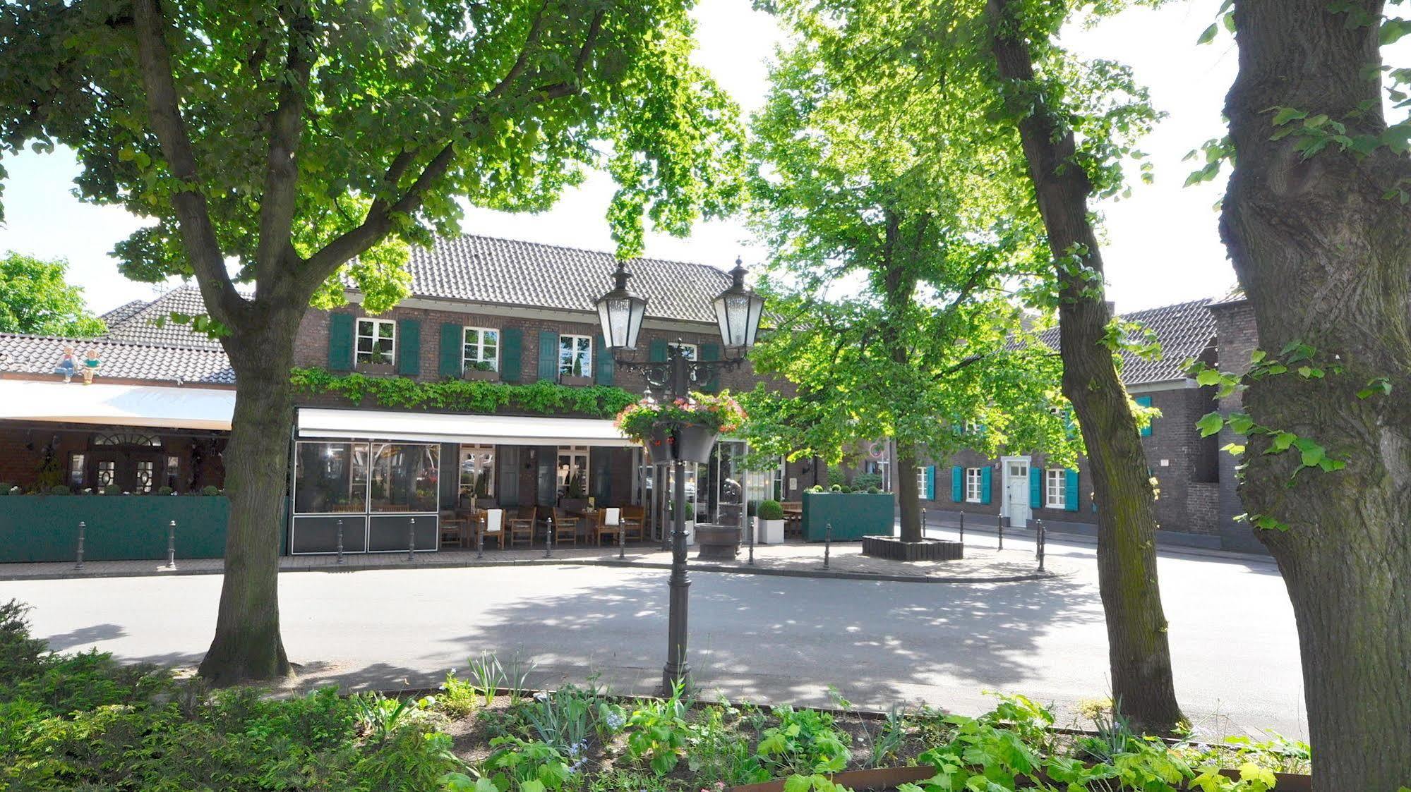 Wellings Romantik Hotel Zur Linde Moers Luaran gambar