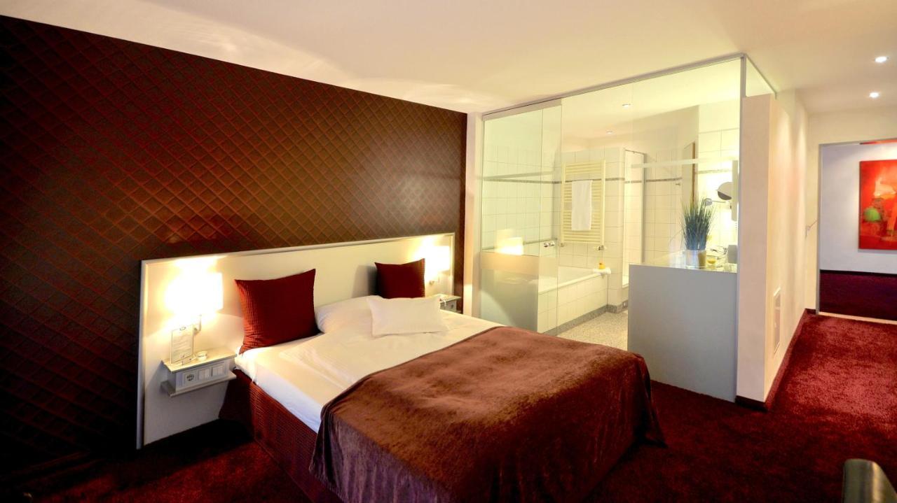 Wellings Romantik Hotel Zur Linde Moers Luaran gambar