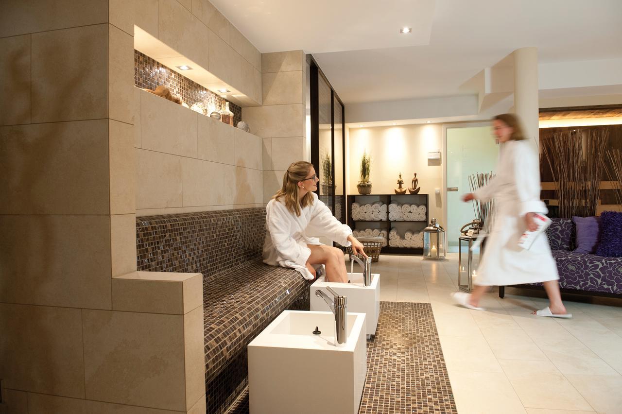 Wellings Romantik Hotel Zur Linde Moers Luaran gambar