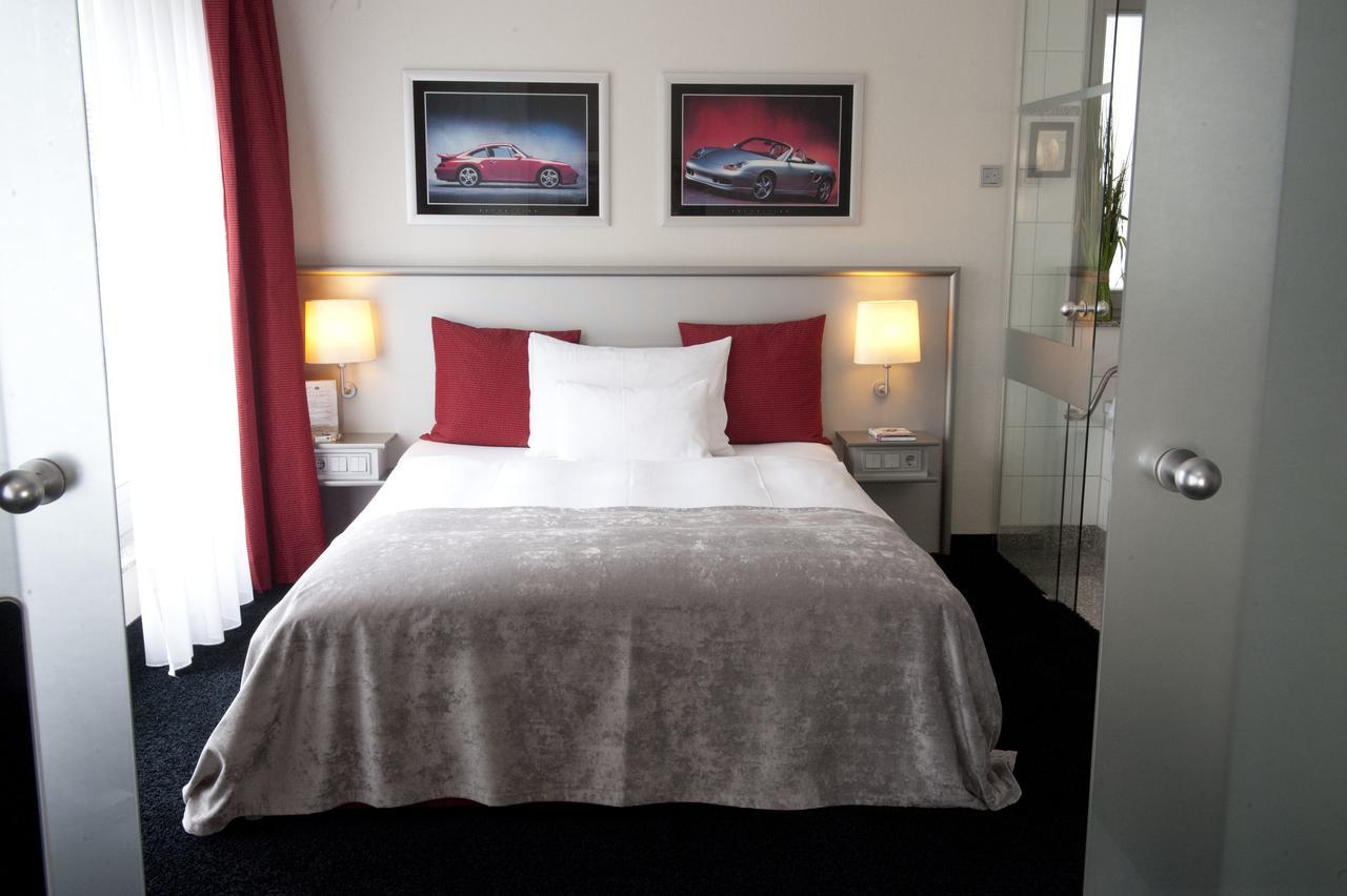 Wellings Romantik Hotel Zur Linde Moers Luaran gambar